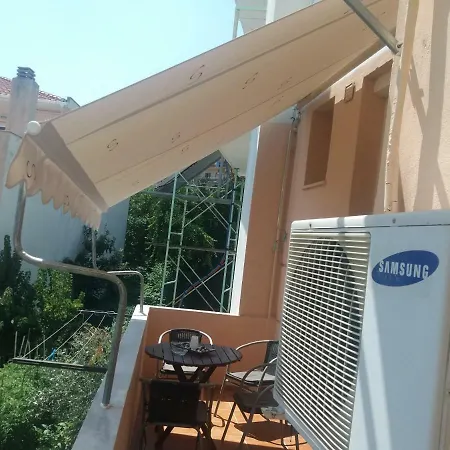 Apartmán With Balcony And Parking